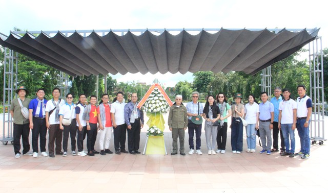 Xúc động hành trình về miền ký ức - Quảng Trị và Biển đảo anh hùng - Ảnh 1.