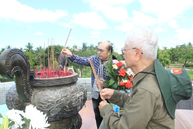Xúc động hành trình về miền ký ức - Quảng Trị và Biển đảo anh hùng - Ảnh 7.