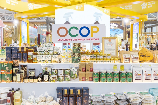 “Sàn diễn” khổng lồ của đặc sản vùng miền: Hành trình khám phá “Việt Nam thu nhỏ” giữa lòng VEC - Ảnh 4.