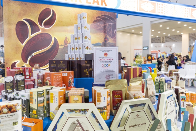 “Sàn diễn” khổng lồ của đặc sản vùng miền: Hành trình khám phá “Việt Nam thu nhỏ” giữa lòng VEC - Ảnh 5.