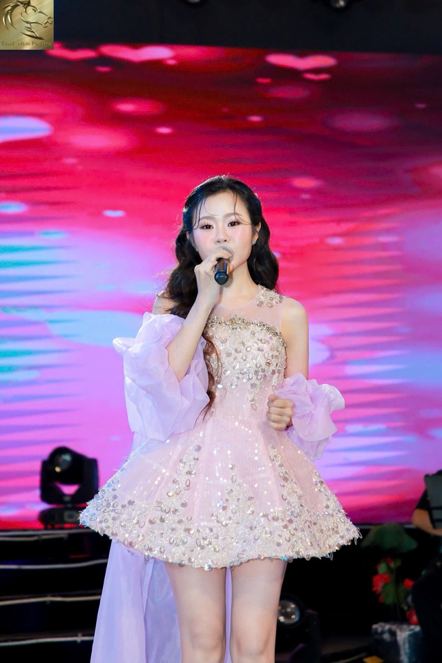 An Lê- Quán quân Ngôi sao nhạc Việt ra mắt MV "Áo giặt bên sông" - Ảnh 2.