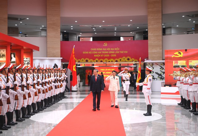Tổng Bí thư Tô Lâm tham dự Đại hội Đảng bộ Công an Trung ương lần thứ VIII - Ảnh 3. Tổng Bí thư Tô Lâm tham dự Đại hội Đảng bộ Công an Trung ương lần thứ VIII - Ảnh 3.