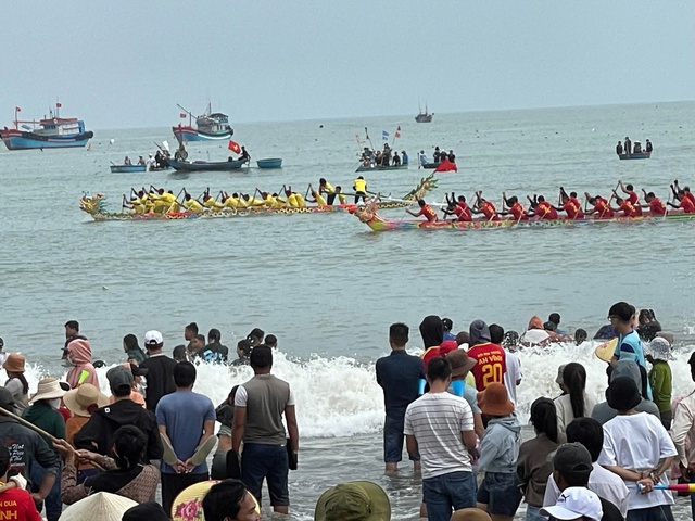 CUỘC THI VIẾT “CHỦ QUYỀN QUỐC GIA BẤT KHẢ XÂM: Tình đất, tình người với Hoàng Sa - Ảnh 3.
