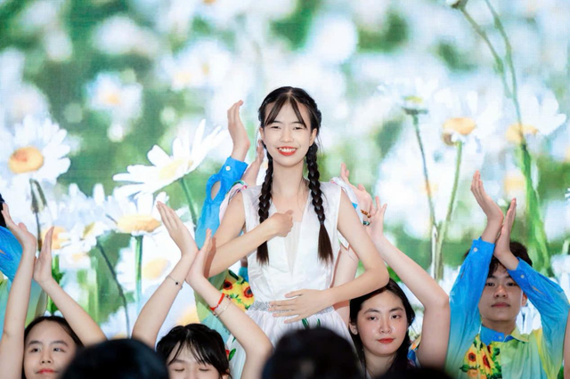 Ươm mầm nụ cười: Niềm tin và động lực vượt lên cuộc sống. - Ảnh 3.