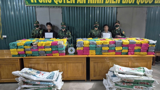 Bắt giữ nửa tấn ma túy ở Quảng Trị: Chiến công của lực lượng Biên phòng - Ảnh 2. Bắt giữ nửa tấn ma túy ở Quảng Trị: Chiến công của lực lượng Biên phòng - Ảnh 2.