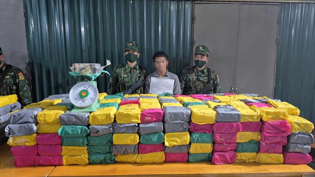 Bắt giữ nửa tấn ma túy ở Quảng Trị: Chiến công của lực lượng Biên phòng - Ảnh 3. Bắt giữ nửa tấn ma túy ở Quảng Trị: Chiến công của lực lượng Biên phòng - Ảnh 3.