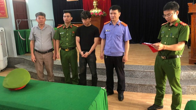 Hai nhóm thanh thiếu niên hỗn chiến ở Quảng Trị - Ảnh 1. Hai nhóm thanh thiếu niên hỗn chiến ở Quảng Trị - Ảnh 1.