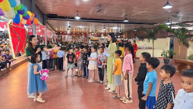 "Vui Hội trăng rằm – Trung thu yêu thương, trọn vẹn nụ cười" tại xã Nam Khánh Vĩnh - Ảnh 5.