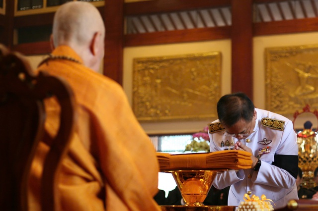 Thứ trưởng Ngoại giao Thái Lan dâng Y Kathina tại Việt Nam - Ảnh 6.