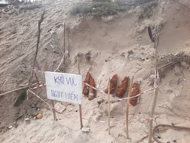 Thứ "không muốn thấy" vừa xuất hiện trên bờ biển Quảng Trị - Ảnh 1. Thứ "không muốn thấy" vừa xuất hiện trên bờ biển Quảng Trị - Ảnh 1.