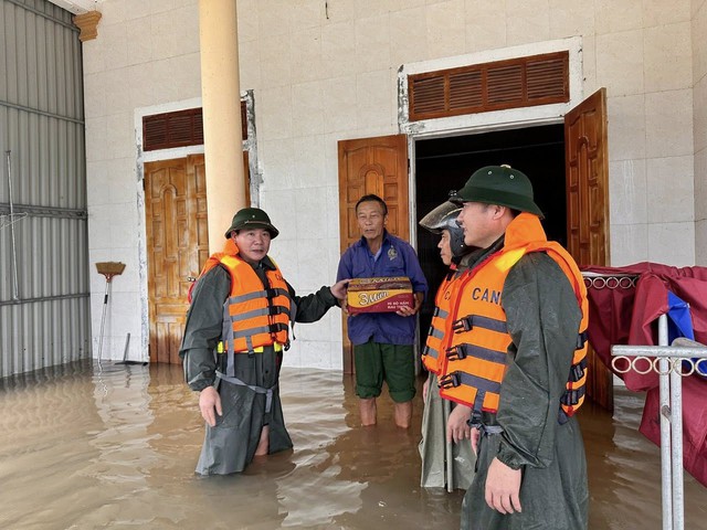 - Ảnh 4. - Ảnh 4.