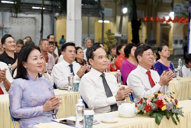 Bí thư Trần Lưu Quang dự Ngày hội Đại đoàn kết ở Bình Thạnh - Ảnh 1.