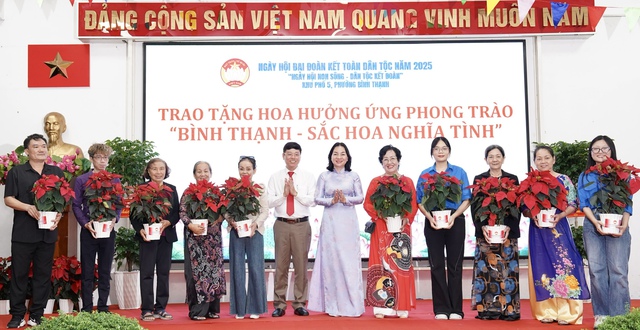 Bí thư Trần Lưu Quang dự Ngày hội Đại đoàn kết ở Bình Thạnh - Ảnh 6.