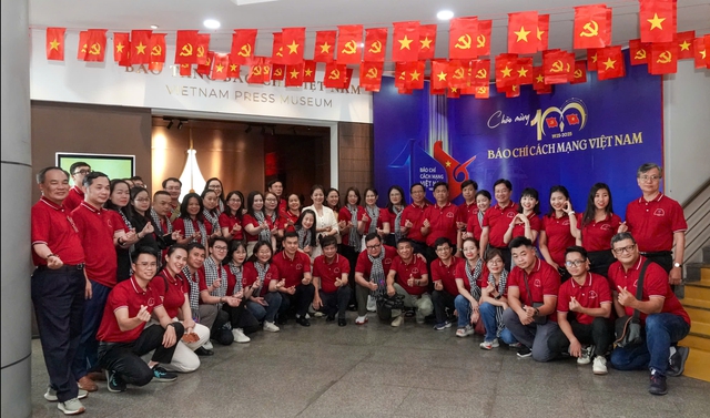 Đoàn cán bộ tuyên giáo TP HCM thăm Bảo tàng Báo chí Việt Nam ghi dấu lịch sử - Ảnh 1. Đoàn cán bộ tuyên giáo TP HCM thăm Bảo tàng Báo chí Việt Nam ghi dấu lịch sử - Ảnh 1.