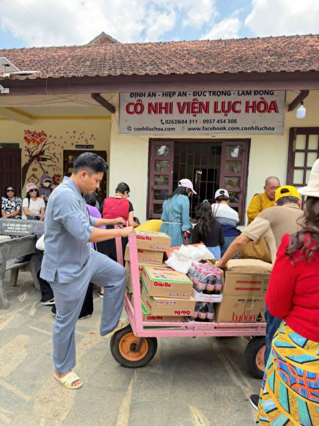 Bán thêm 1 căn nhà, thêm 1 chuyến từ thiện - Ảnh 1. Bán thêm 1 căn nhà, thêm 1 chuyến từ thiện - Ảnh 1.