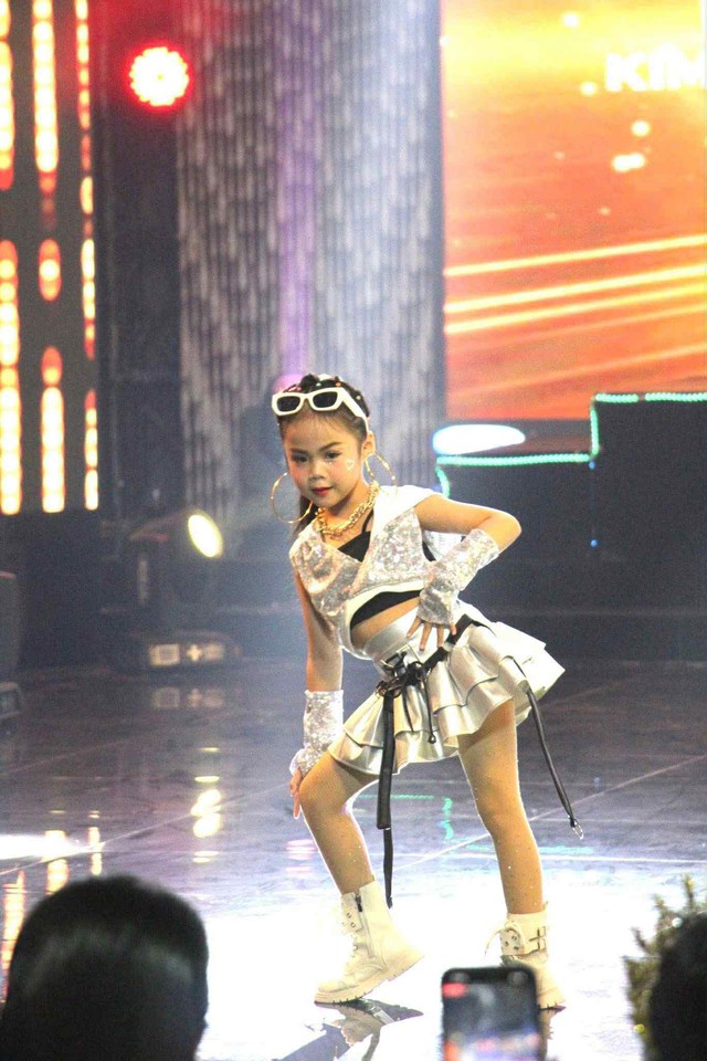 Phi Thanh Vân khoe "Thiên thần nhí " Kim sơn ca  - Ảnh 10.