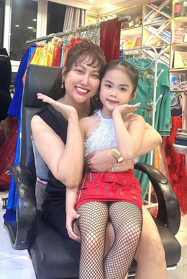 Phi Thanh Vân khoe "Thiên thần nhí " Kim sơn ca  - Ảnh 1.