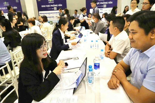 Tập đoàn Novaland tuyển 400 nhân sự cho nhiều vị trí khách nhau - Ảnh 1.