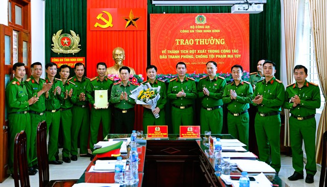Bắt đôi nam nữ chủ thầu xây dựng trả lương cho công nhân bằng ma túy - Ảnh 1.