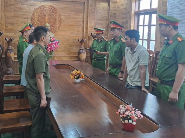 Bắt tạm giam người đàn ông cày nát ruộng khoai lang trên đất của chính mình