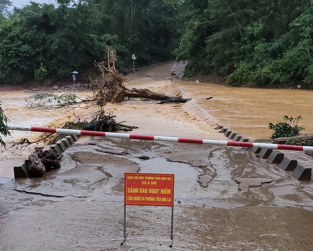 Quảng Trị: Mưa rất to, sơ tán khẩn cấp hàng trăm hộ dân - Ảnh 8. Quảng Trị: Mưa rất to, sơ tán khẩn cấp hàng trăm hộ dân - Ảnh 8.