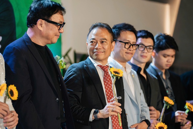 TGĐ ESUHAI Group Lê Long Sơn: ra mắt MV “Ơn Thầy” - Ảnh 4.