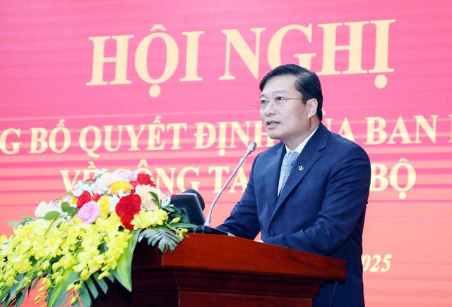 Điều động Chủ tịch UBND tỉnh Nghệ An giữ chức Phó bí thư Tỉnh ủy Quảng Trị - Ảnh 2.