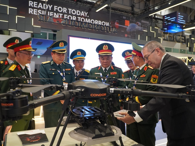 Bộ Quốc phòng Việt Nam thúc đẩy hợp tác quốc phòng tại Dubai Airshow 2025 - Ảnh 1.