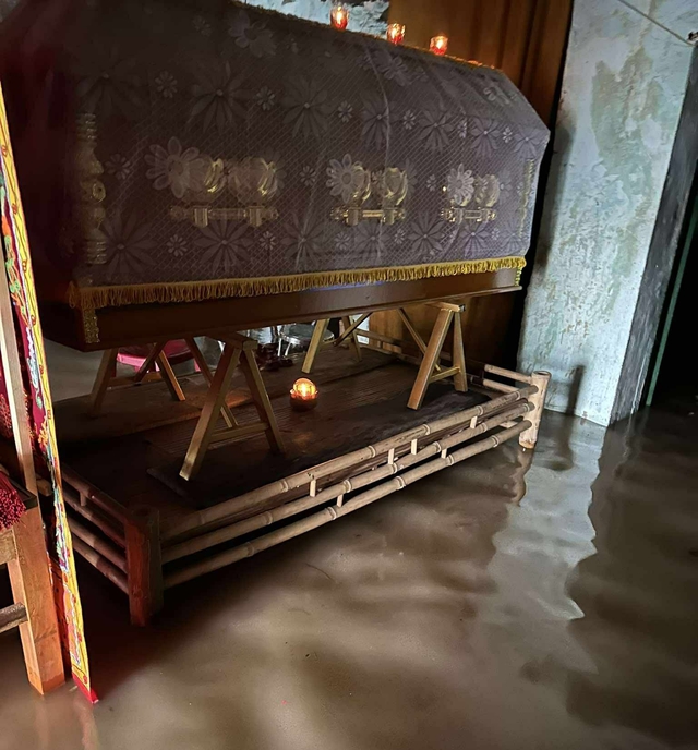 Cận cảnh lũ lụt Đắk Lắk , người dân kêu cứu giữa biển nước - Ảnh 11.