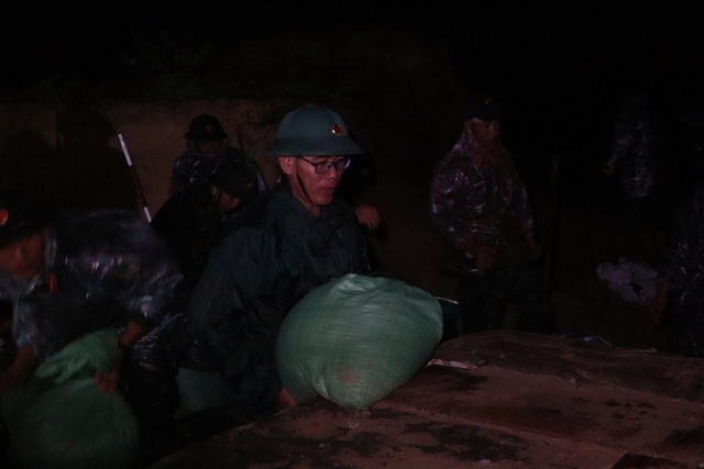 - Ảnh 10. - Ảnh 10.