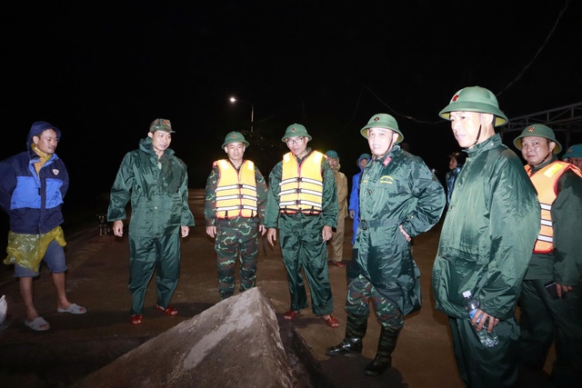 - Ảnh 4. - Ảnh 4.