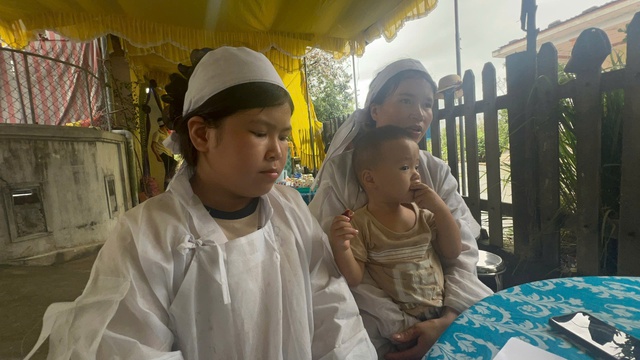 Chương trình "Trái tim miền Trung" hỗ trợ các gia đình nạn nhân lũ lụt ở Huế - Ảnh 5.