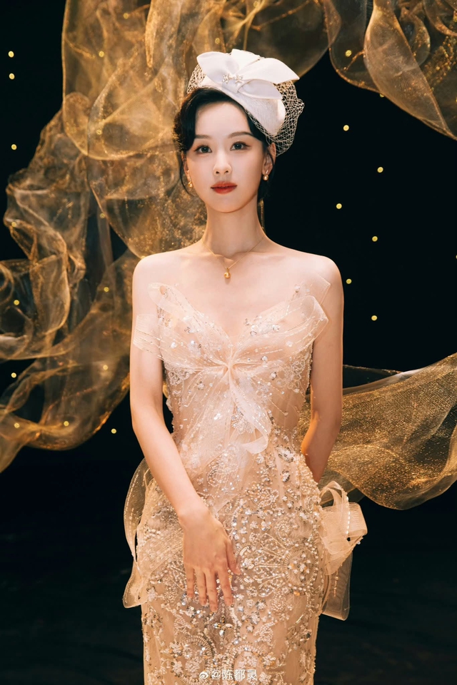 "Nàng thơ của Tô Hữu Bằng" Trần Đô Linh mặc đầm Việt - Ảnh 6.
