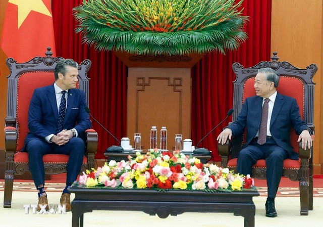 Tổng Bí thư Tô Lâm tiếp Bộ trưởng Bộ Chiến tranh Mỹ Pete Hegseth - Ảnh 2.