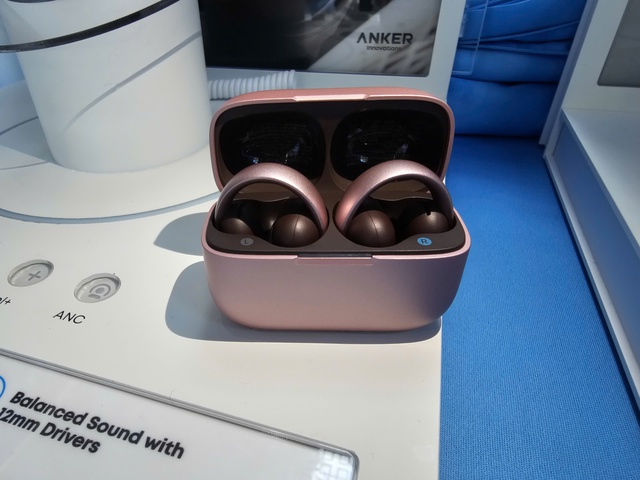 Soundcore ra mắt dòng tai nghe Open-Ear Wireless Stereo - Ảnh 1.