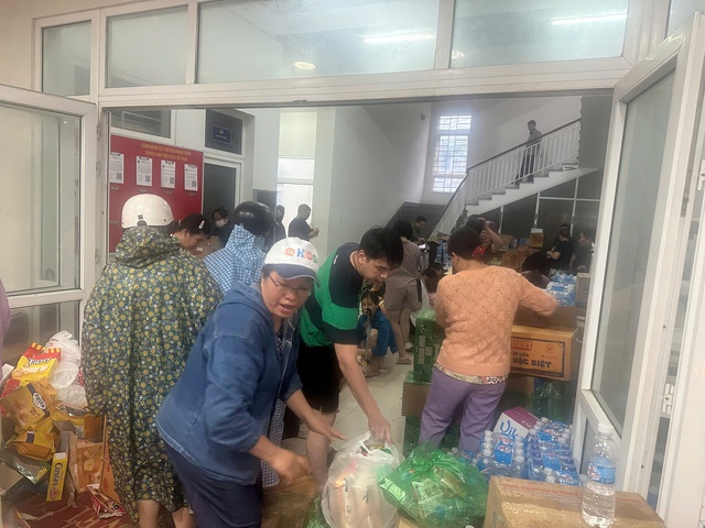 Bí thư Tỉnh ủy Khánh Hòa: Tập trung cứu dân, chống đói, rét - 1