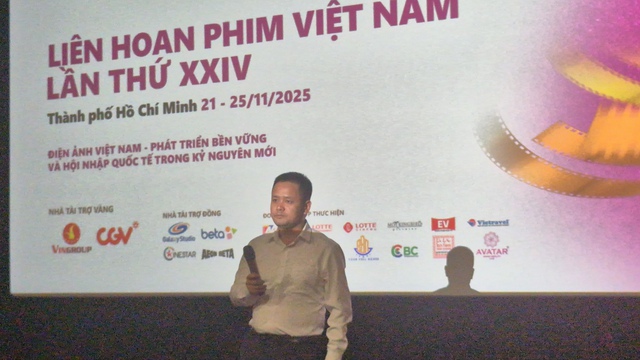 Tạ, Cường, Tú của "Mưa đỏ" khuấy đảo khán giả LHP VN lần XXIV - Ảnh 4.