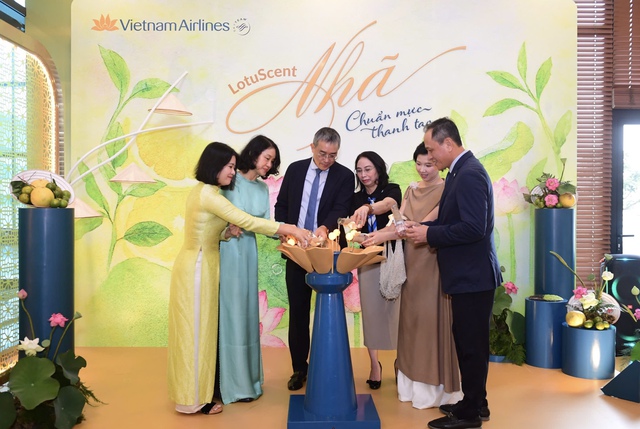 Vietnam Airlines “kể chuyện bằng hương sen” với hệ sinh thái mùi hương Nhã - Ảnh 2.