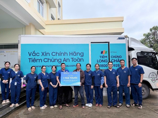 Long Châu hướng về Miền Trung, khẩn cấp hỗ trợ thêm 3 tấn thuốc cho người dân - Ảnh 1.