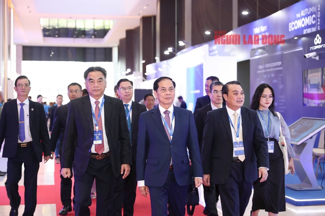 Diễn đàn Kinh tế Mùa thu 2025: TP HCM kiến tạo cơ hội cho thế hệ trẻ - Ảnh 2. Diễn đàn Kinh tế Mùa thu 2025: TP HCM kiến tạo cơ hội cho thế hệ trẻ - Ảnh 2.