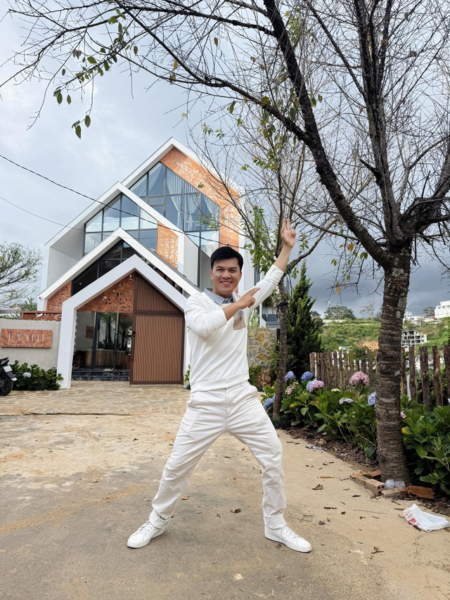 Huỳnh Huy Hoàng: Từ diễn viên trẻ đến nhà sáng tạo nội dung. - Ảnh 2.