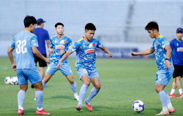 U22 Việt Nam tăng cường rèn đấu pháp chiến thuật - Ảnh 2.