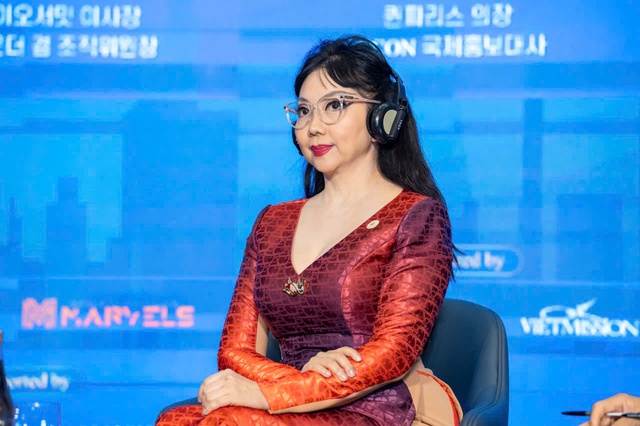 Quỳnh Paris đại diện Cộng đồng CICON kết nối doanh nghiệp. - Ảnh 1.