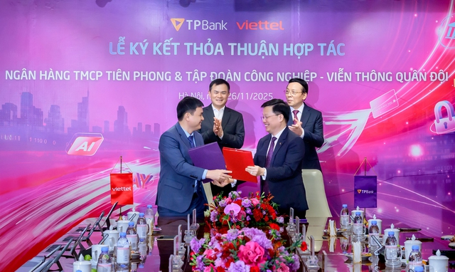 Hợp tác chiến lược thúc đẩy chuyển đổi số toàn diện giữa TPBank và Viettel - Ảnh 1.