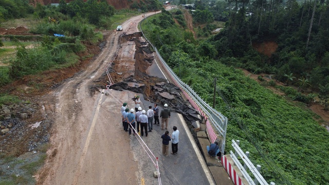 Đường đèo Khánh Lê nát tan, cần 2 tháng để khắc phục - Ảnh 3.