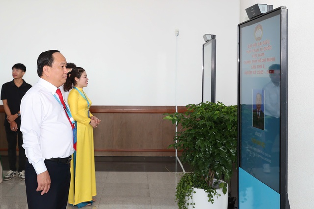 Khai mạc Đại hội MTTQ Việt Nam TPHCM lần thứ I: Đoàn kết xây dựng TPHCM phát triển bền vững - Ảnh 9. Khai mạc Đại hội MTTQ Việt Nam TPHCM lần thứ I: Đoàn kết xây dựng TPHCM phát triển bền vững - Ảnh 9.
