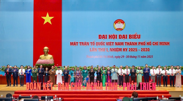 Nguyễn Phước Lộc tái đắc cử Chủ tịch ủy ban MTTQ Việt Nam TPHCM nhiệm kỳ 2025 - 2030 - Ảnh 4.