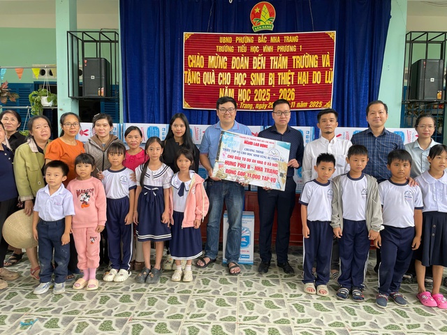 Chương trình "Triệu tập vở cho học sinh vùng thiên tai" đến Khánh Hòa - Ảnh 2.