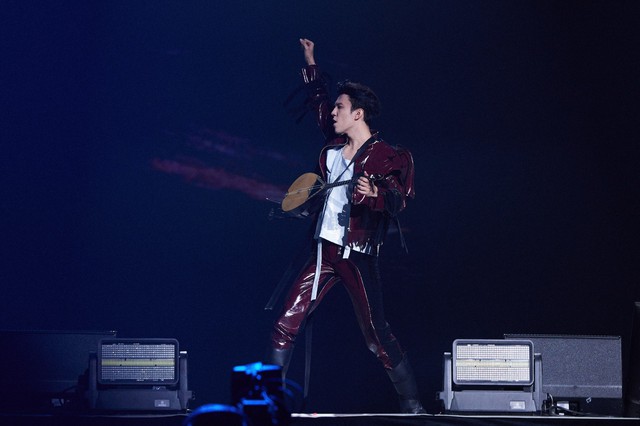 Dimash Kudaibergen: Tại sao cả thế giới “phát cuồng” trước một giọng hát? - Ảnh 1.