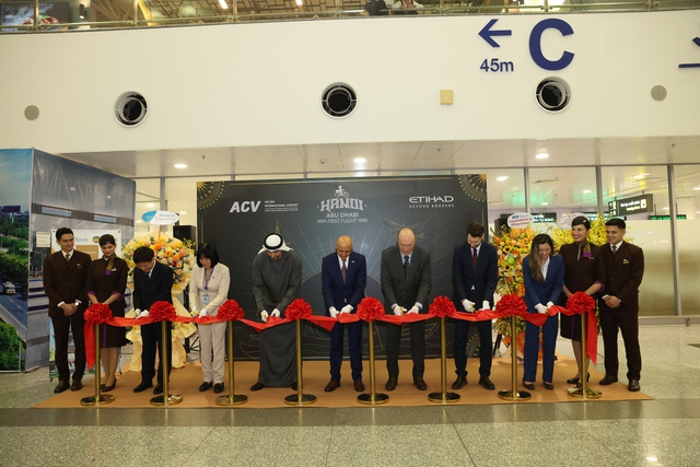 Etihad Airways dùng "siêu máy bay" khai trương đường bay thẳng Hà Nội - Abu Dhabi - Ảnh 5.